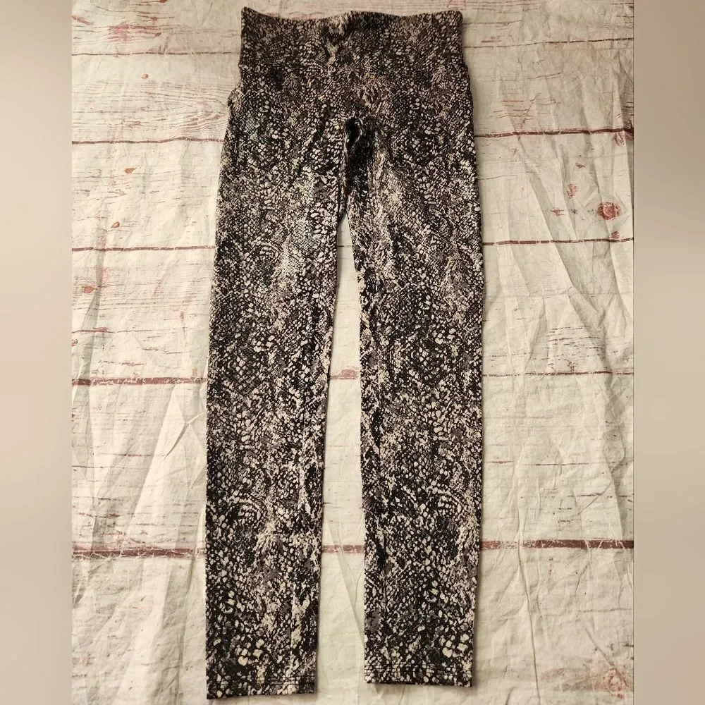 Spanx Faux Leather Snake‎ Print Shine Leggings Size XL